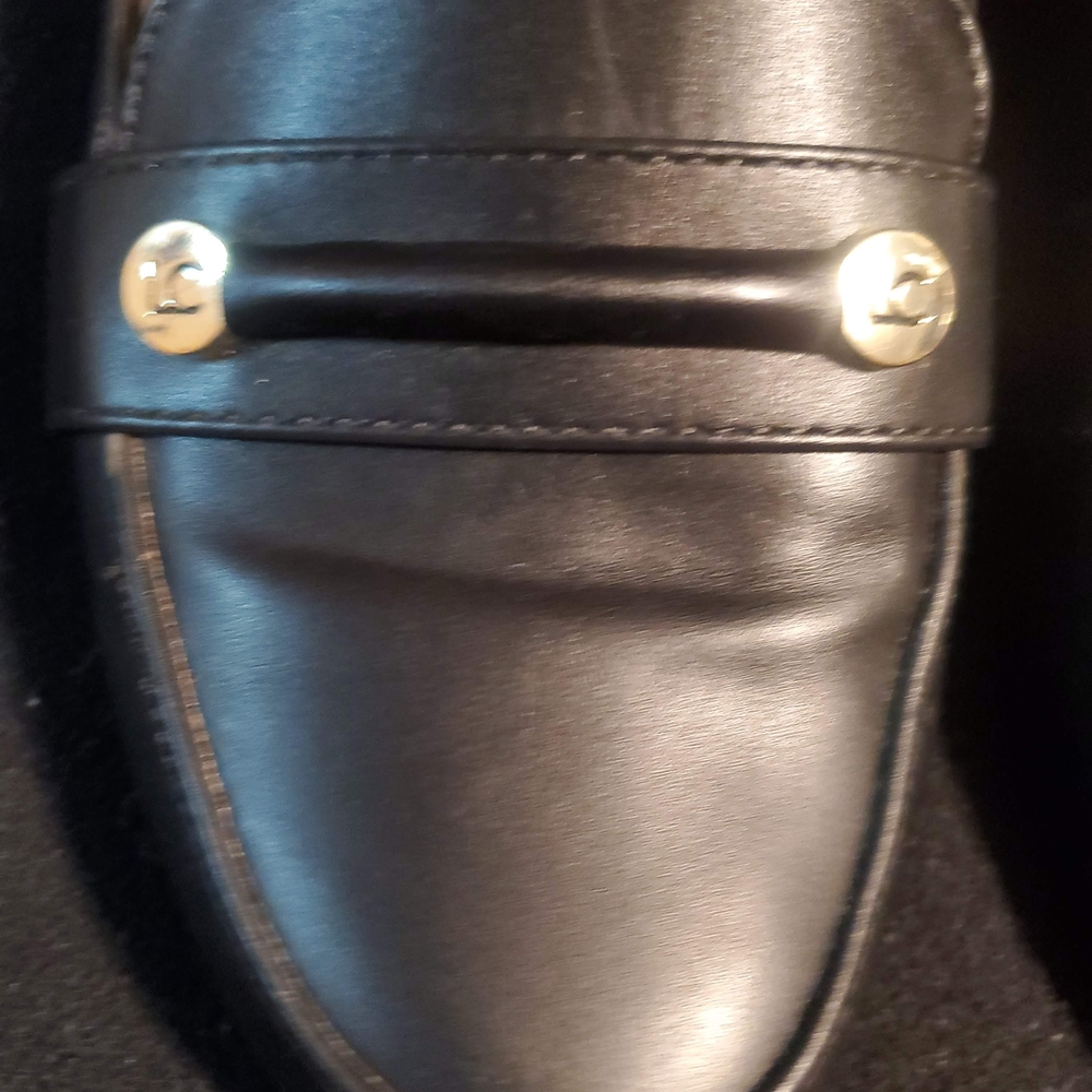 Liz Claiborne Black Leather Loafers for Women